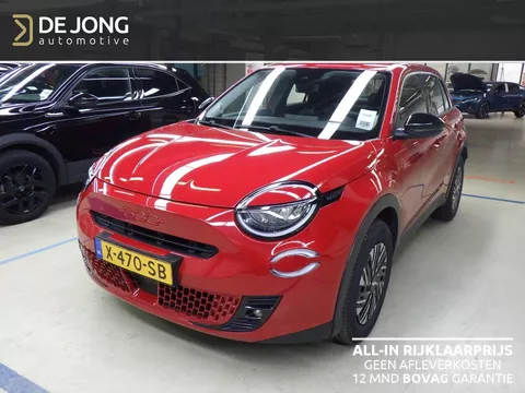 Fiat 600e RED 54 kWh Apple Carplay/Parkeersensoren/409km actieradius/GEEN AFLEVERKOSTEN