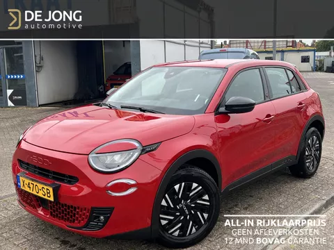 Fiat 600e RED 54 kWh Apple Carplay/Parkeersensoren/409km actieradius/GEEN AFLEVERKOSTEN